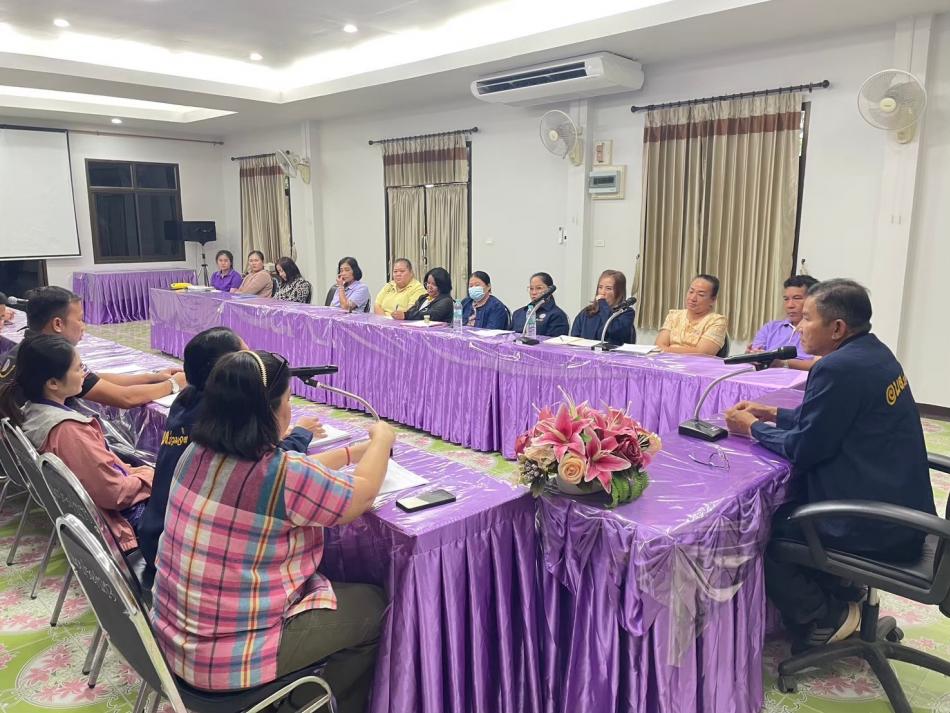 ประชุมชี้แจงคณะผู้บริหาร ข้าราชการ พนักงานจ้างขององค์การบริหารส่วนตำบลร่วมจิต และสอดเเทรกสาระด้านจริยธรรมของเจ้าหน้าที่ของรัฐ เพื่อเสริมสร้างเเละส่งเสริมจริยธรรมของหน่วยงาน