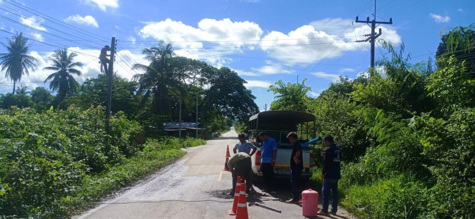 ซ่อมแซมท่อน้ำการเกษตร รั่วพื้นถนนหมู่ที่ 9 บ้านเนินสิงห์ 