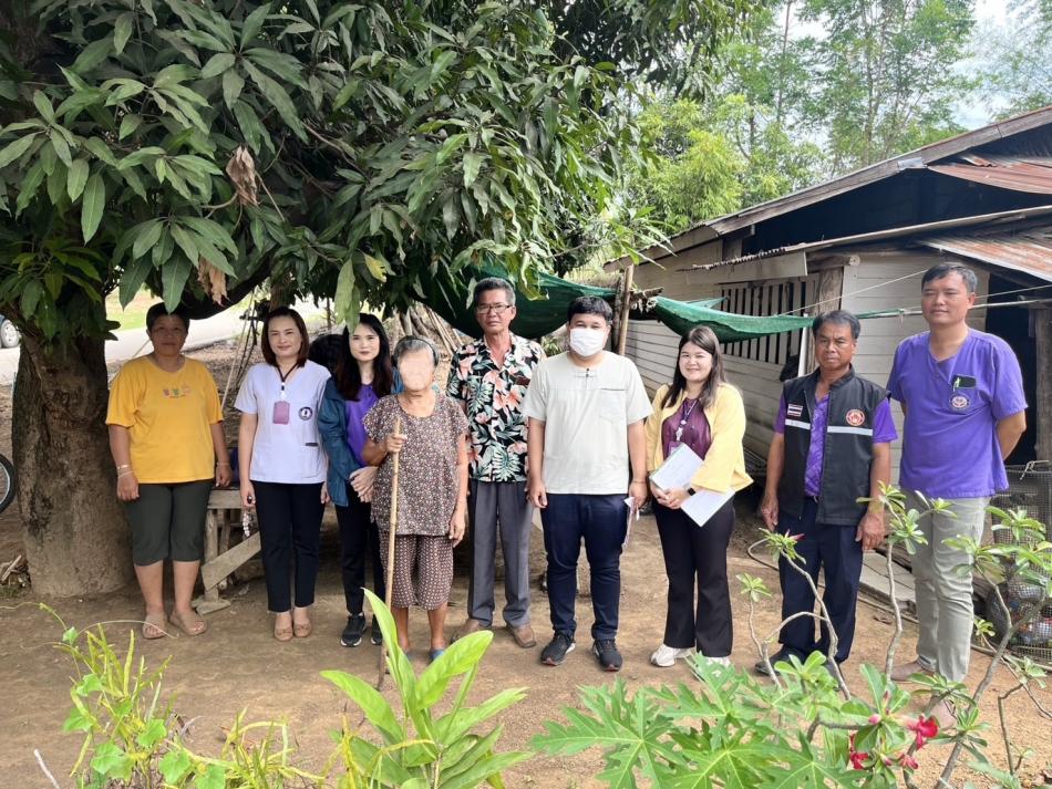 ลงพื้นที่ร่วมกับกองทุนฟื้นฟูสมรรถภาพจังหวัดอุตรดิตถ์ลงพื้นที่สำรวจและเก็บข้อมูลกลุ่มเป้าหมายตามโครงการปรับสภาพแวดล้อมฯ 